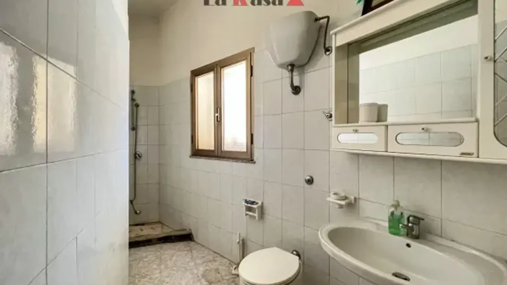 Salles de bain - Historic House with Courtyard in Torpe'