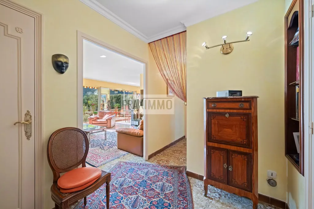 Esik - Penthouse with Rooftop Terrace in Nice