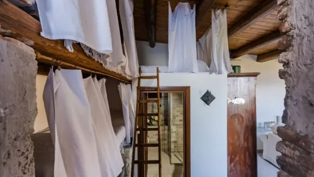Bedrooms - Rustic Cottage with Sea View in Acireale