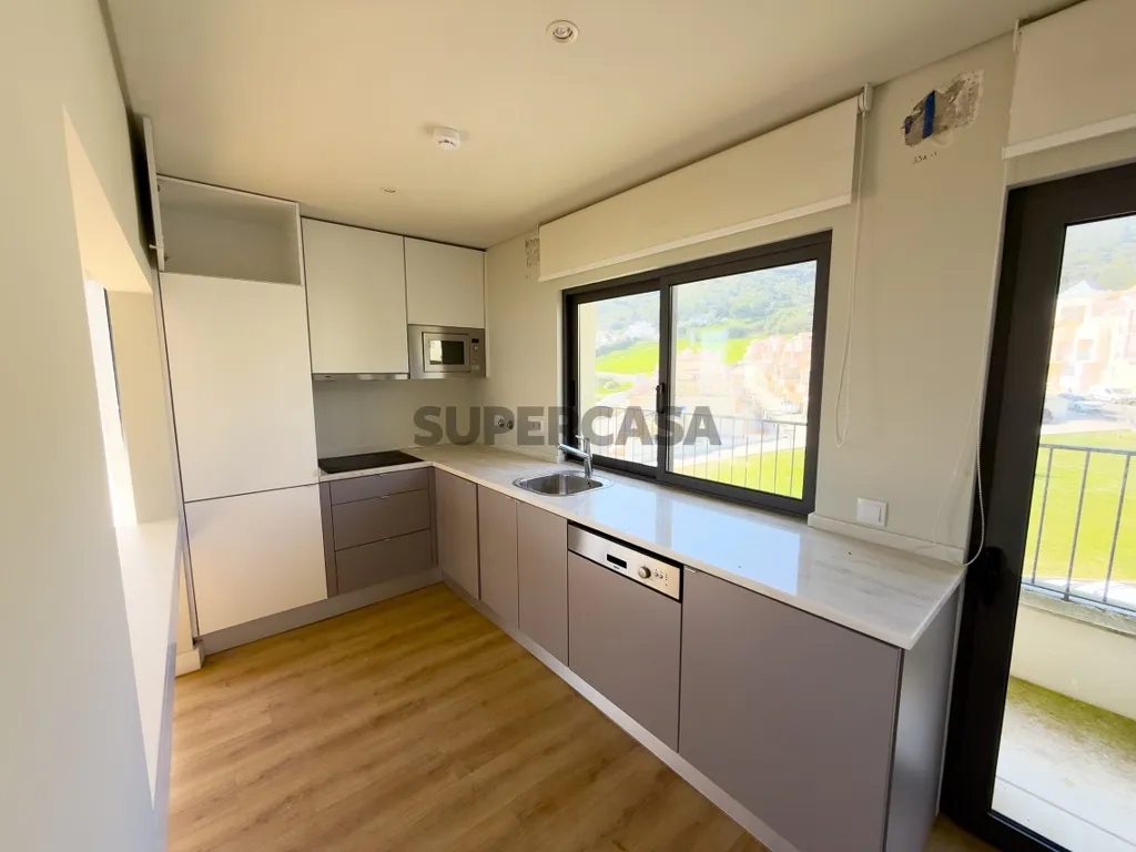 Cuisine - Duplex Flat with Sea View in Sesimbra