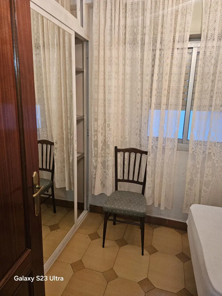Chambres - Apartment with Balcony in Renfe Area