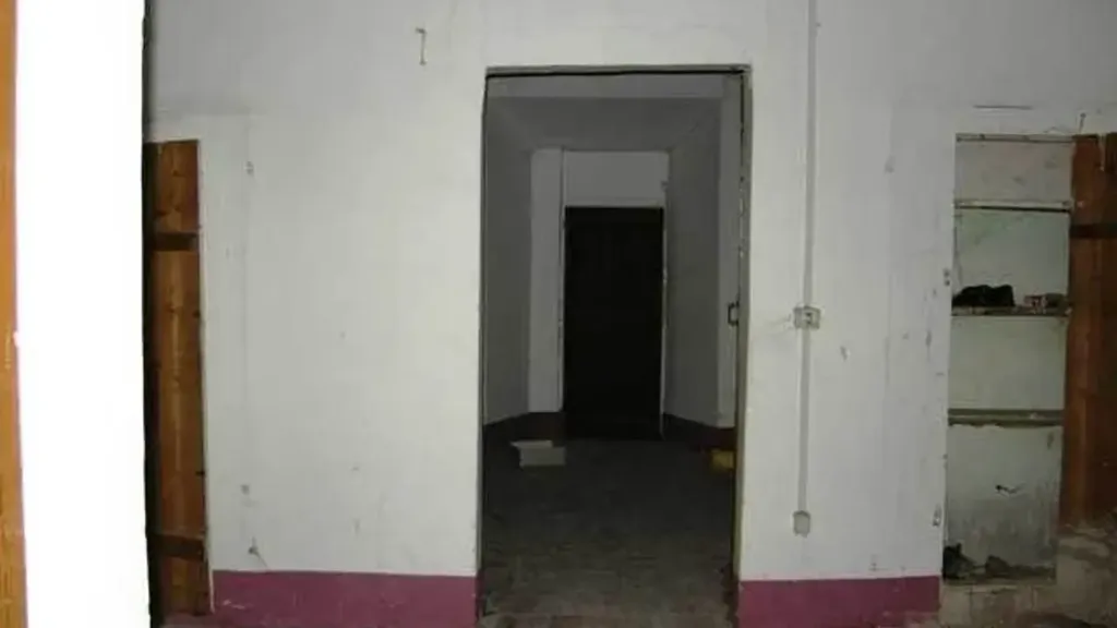 Esik - Restoration-Ready Apartment in San Severino Marche