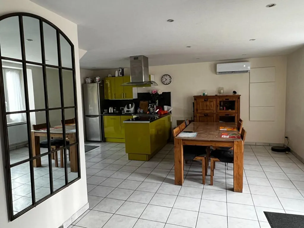 Salle à manger - Maison de Bourg avec Terrasse et Garage à Plessé