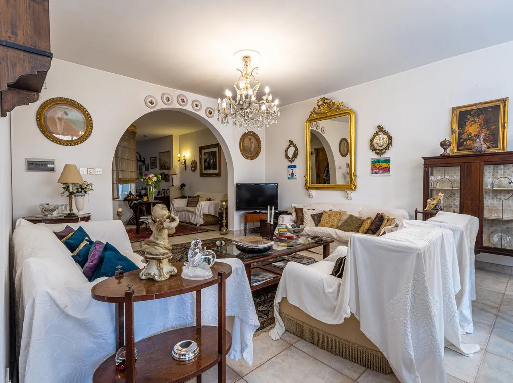 3 magamistoaga korter asukohas Sliema