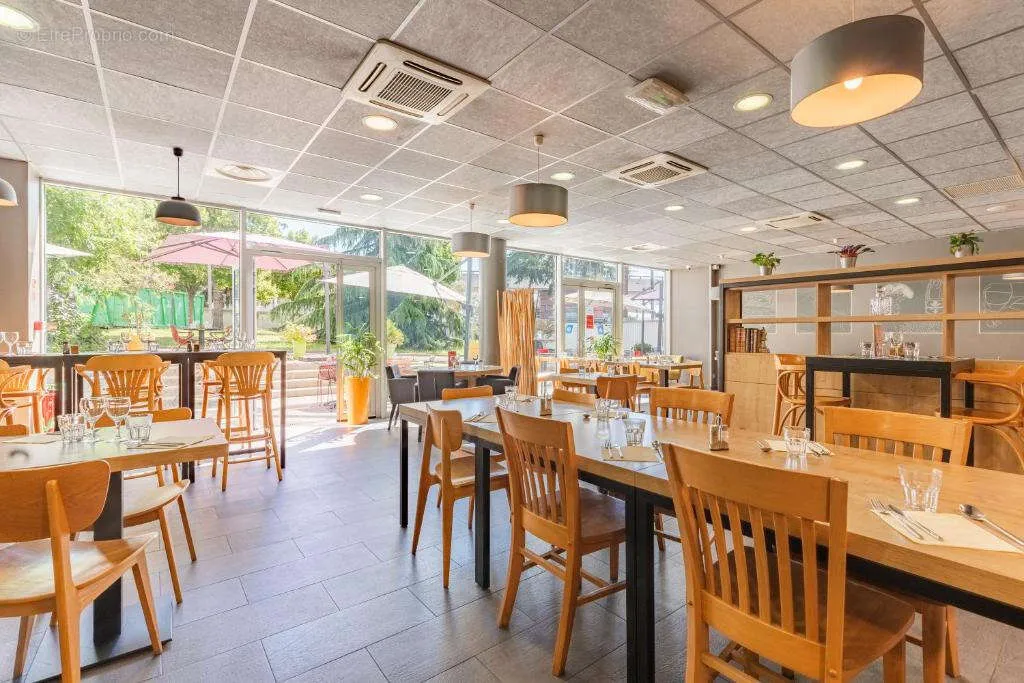 Sala da pranzo - Managed Hotel Apartment in Lyon City Centre