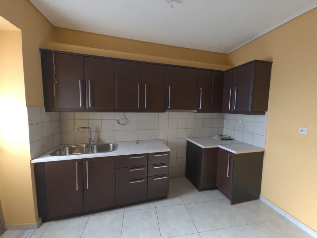 Köök - Bright Apartment with Balcony in Athens Centre