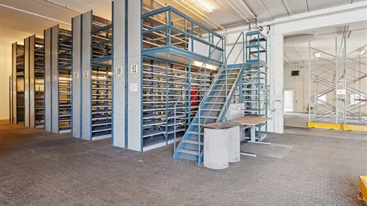 Pièces - Warehouse with Office in Avedøreholme, Hvidovre