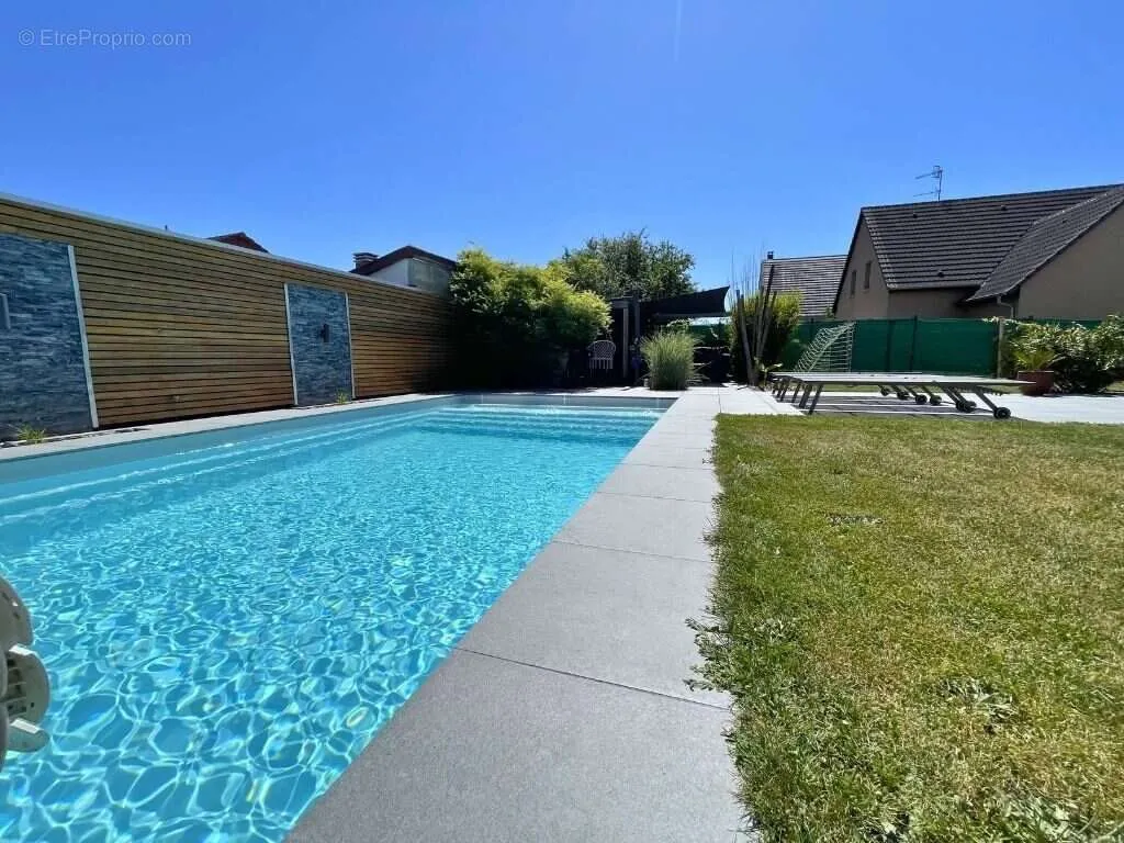 Piscine - Maison Familiale avec Piscine à Pulversheim