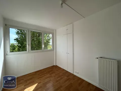 Pièces - Appartement Rénové 3 Pièces avec Parking à Olivet