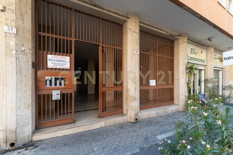 Välivaade - Loft-Style Apartment with Dual Access in Catania