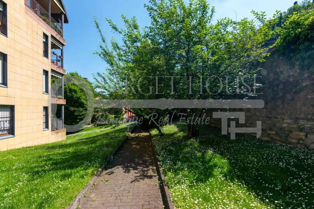 Aed - Office with Lake View in Como