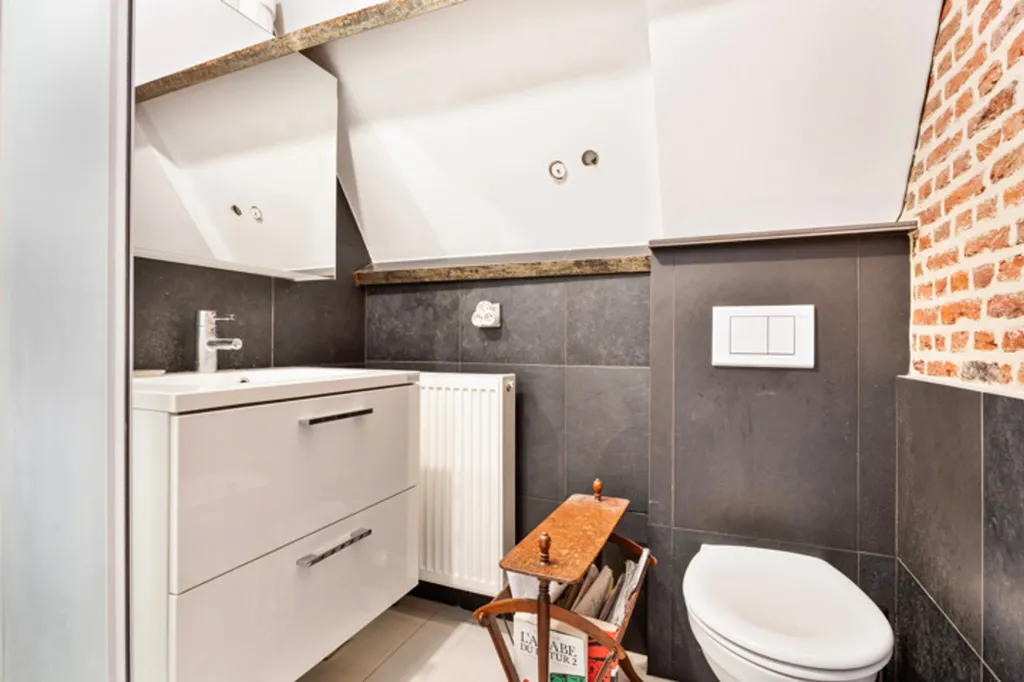 Salles de bain - Maisonnette Rénovée sur Site Patrimonial à Anderlecht
