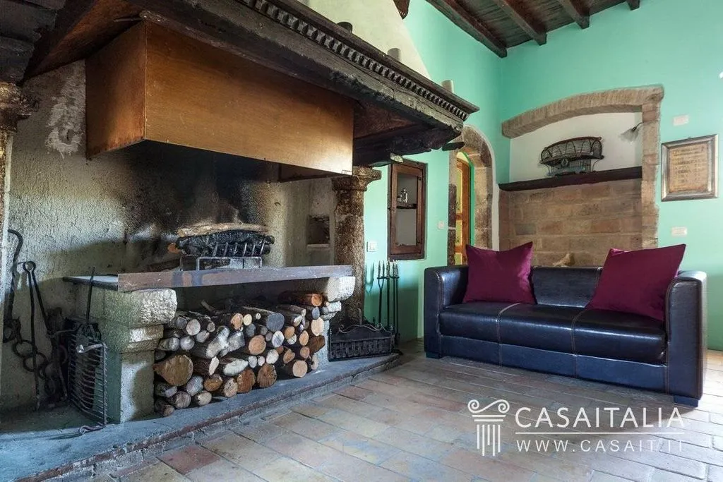 Elutuba - Restored Castle Resort with Mountain Views, Spoleto