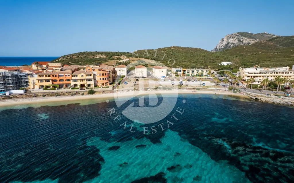 Beachfront Apartment with 360° Views in Golfo Aranci