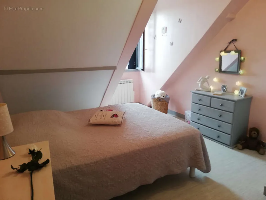 Chambres - Appartement Duplex avec Balcon au Centre de Bletterans