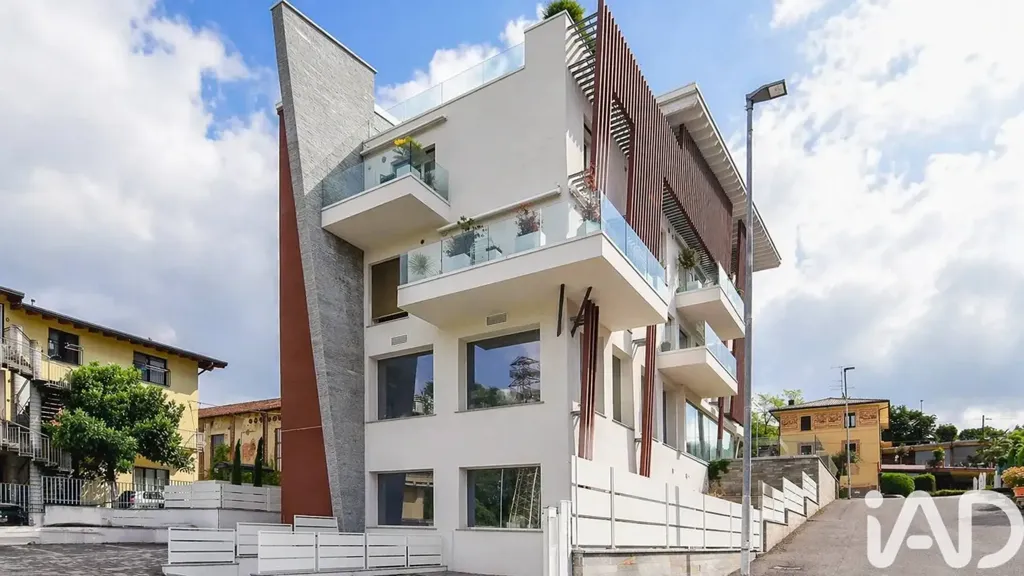 Välivaade - Newly Built Apartment with Balcony in Cantù