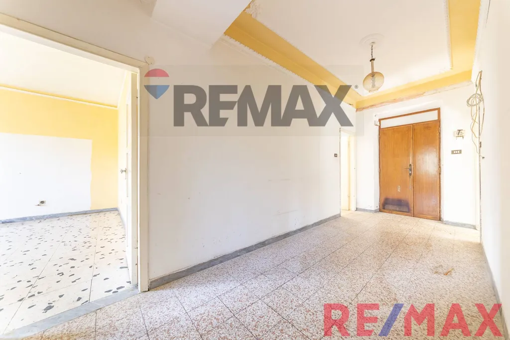 Entrée - Apartment with 50m² Cellar in Sonnino