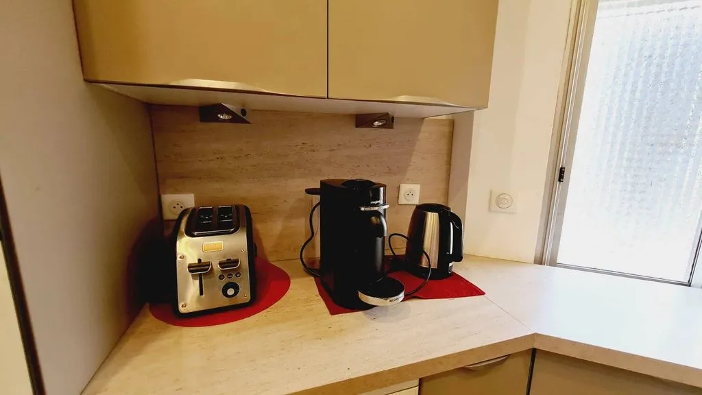 Kitchen - Luxury Flat with Balcony in Cannes