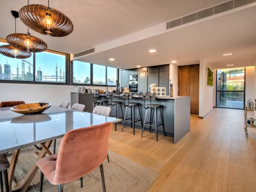 Dining Room - Modern Villa with Sea View in Troia Resort
