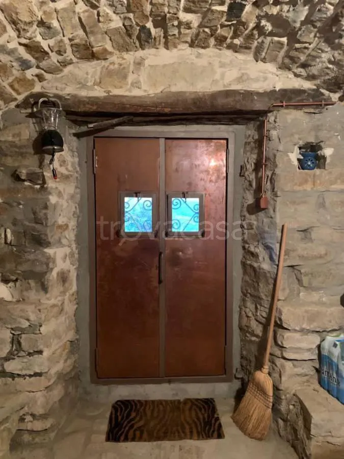 Esik - Restored Rustic Homes with Garden in Cortemilia