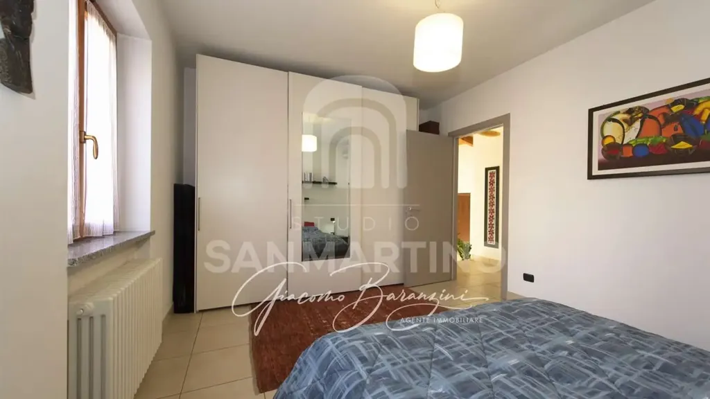 Chambres - Villa with Garden in Travedona-Monate