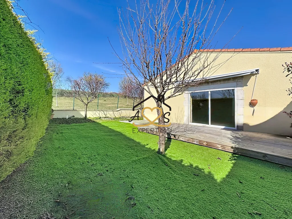 Giardino - Charming Flat-Plan House with 180° View in Billom