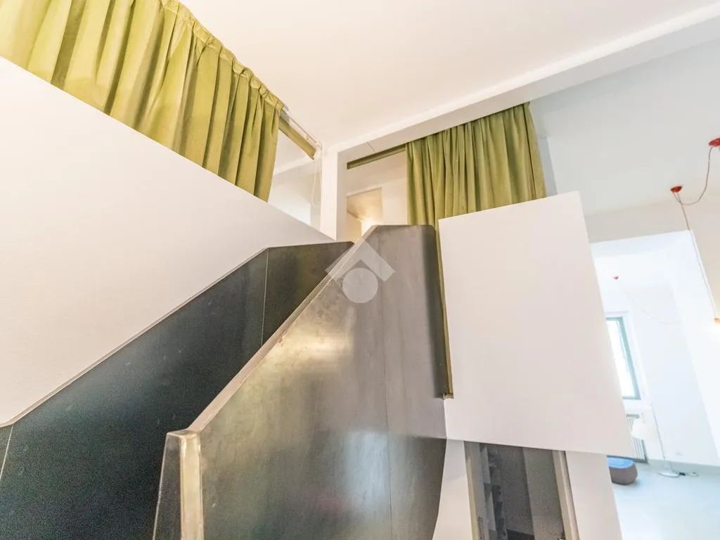 Pièces - Charm Loft with Streetfront Windows in Milan