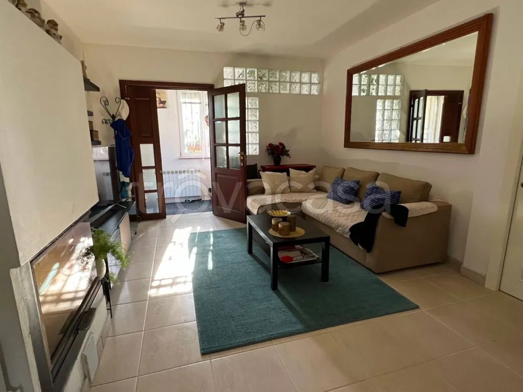 Elutuba - Semi-Detached House with Pool near Pesaro