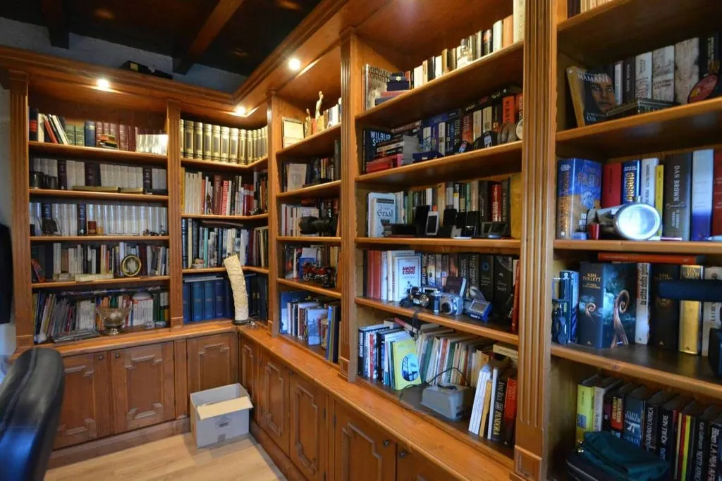 Bureau - Spacious Villa with Garden in Gallio