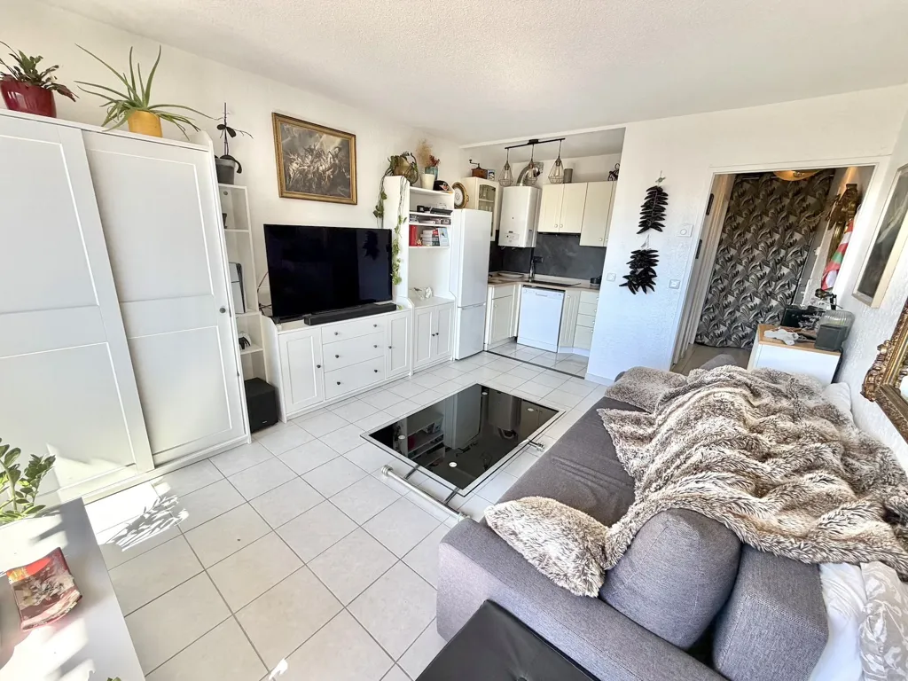Elutuba - Studio with Rhune View in Residence with Pool, Saint-Jean-de-Luz