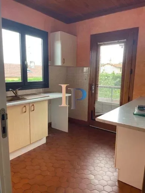 Cucina - Chalet with Pool in Charlieu