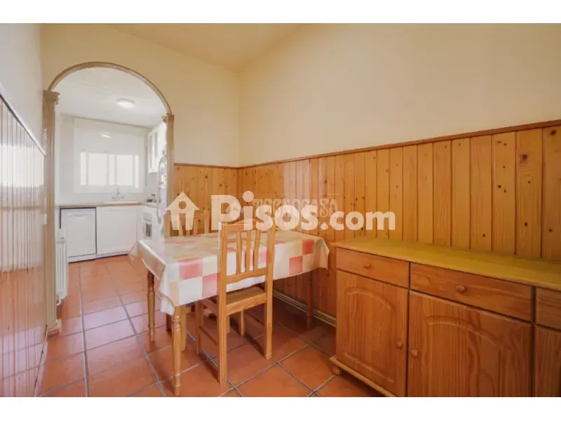Salle à manger - Spacious Apartment with Balcony in Can Boada, Terrassa