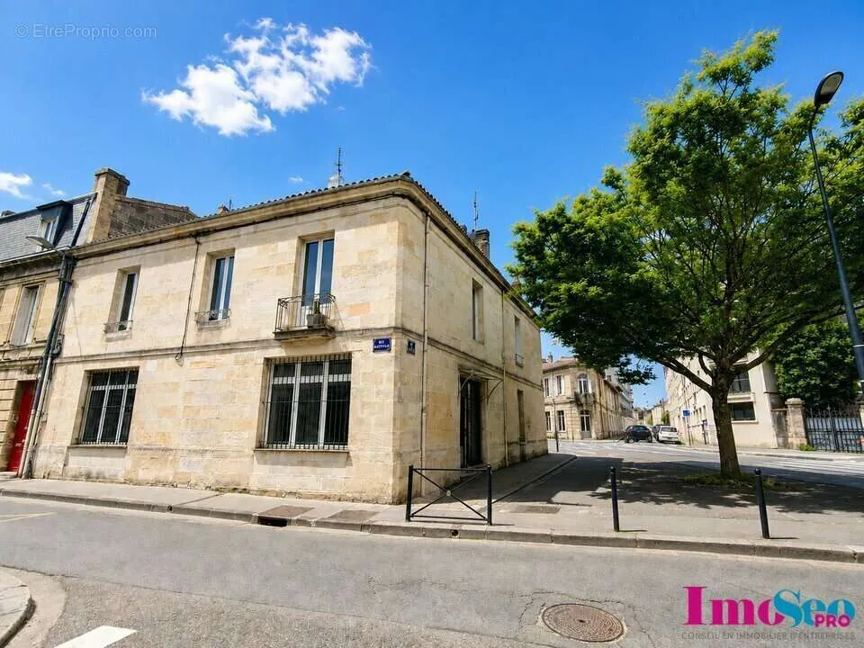 Extérieur - Local Commercial en Centre-Ville de Bordeaux