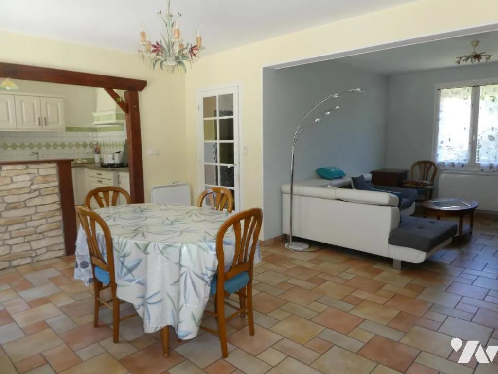 Sala da pranzo - House with West-Facing Terrace near Morlaix