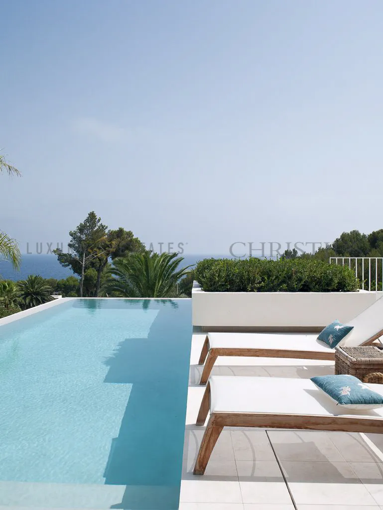 Bassein - Classic Villa with Sea Views in Costa de los Pinos