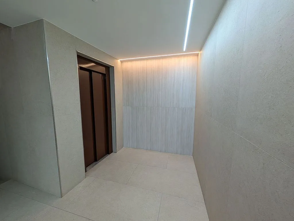 hallway_entrance
