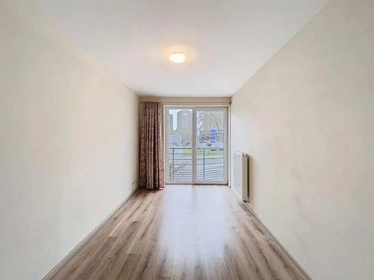 Toad - Flat with Balcony and Parking in Central Location