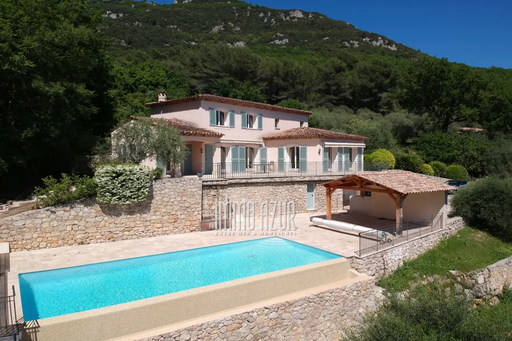 Extérieur - Villa Récemment Construite avec Piscine à Proximité des Collines