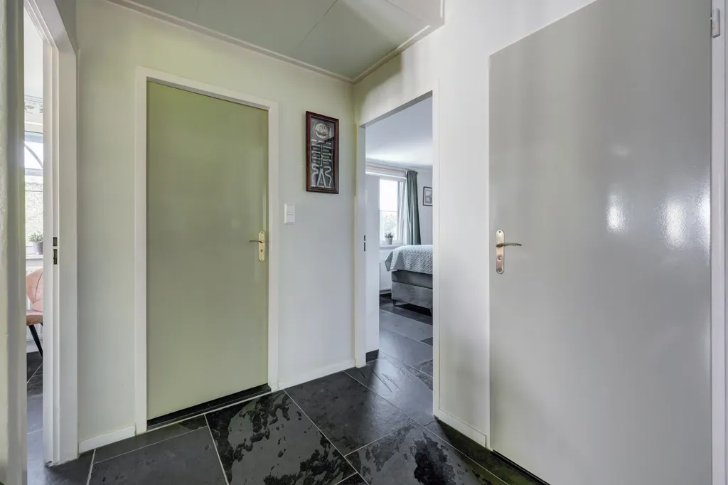 Esik - Modernised Bungalow with Garden in Kortgene