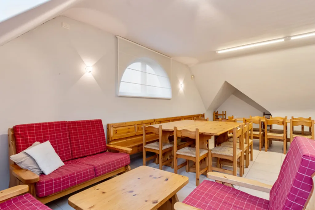 Sala da pranzo - Architectural U-Form Villa with Garden in Geel