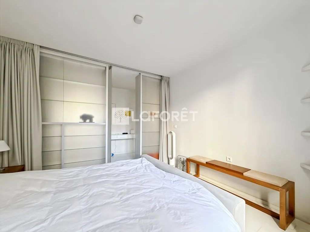 Magamistoad - Refurbished Parisian Flat with Balcony