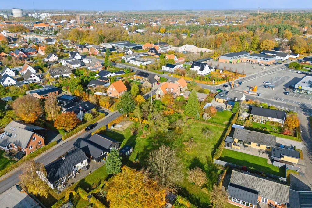 Buildable Plot with Garden in Brande
