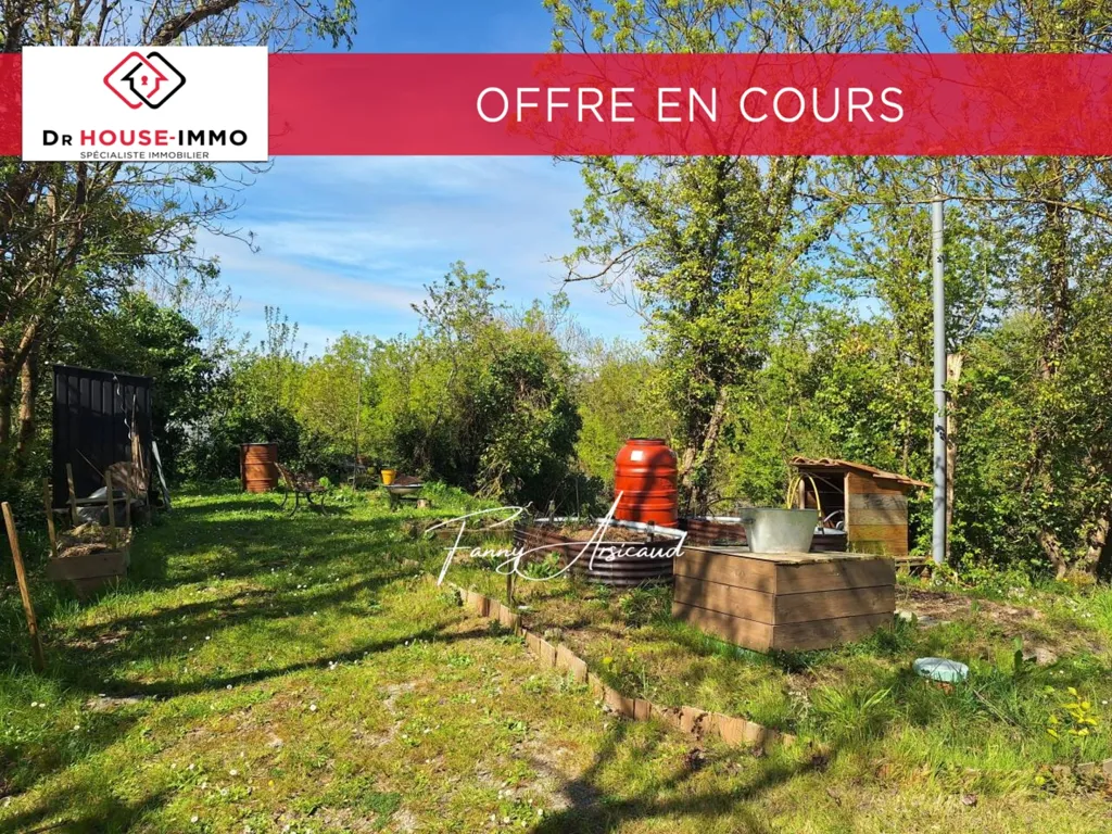 Aed - Tiny House with Canal View in L'Île-d'Elle