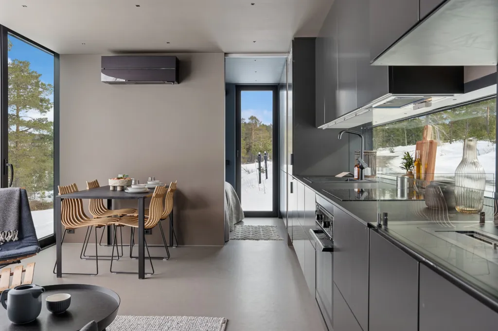 Salle à manger - Architect-Designed Cabin with Ski Access in Omgi Blefjell