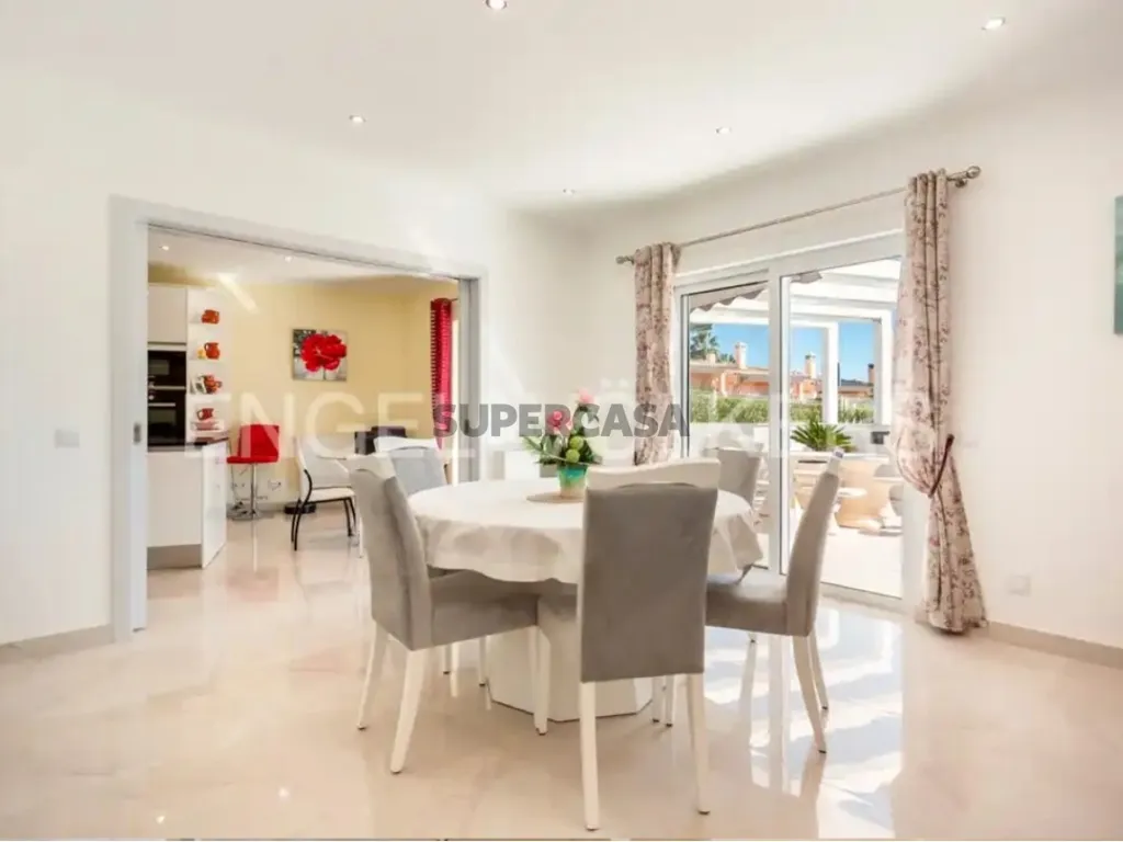 Söögituba - Modern Villa with Sea Views in Lagoa