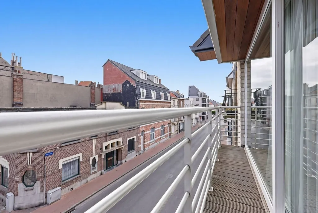 Balcon - Appartement 3 Chambres avec Terrasse près de la Digue à Anvers