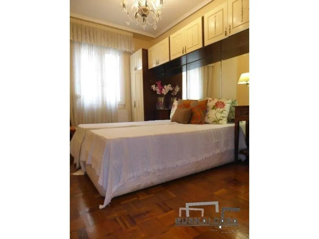 Chambres - Bright Apartment with Lift in Bilbao
