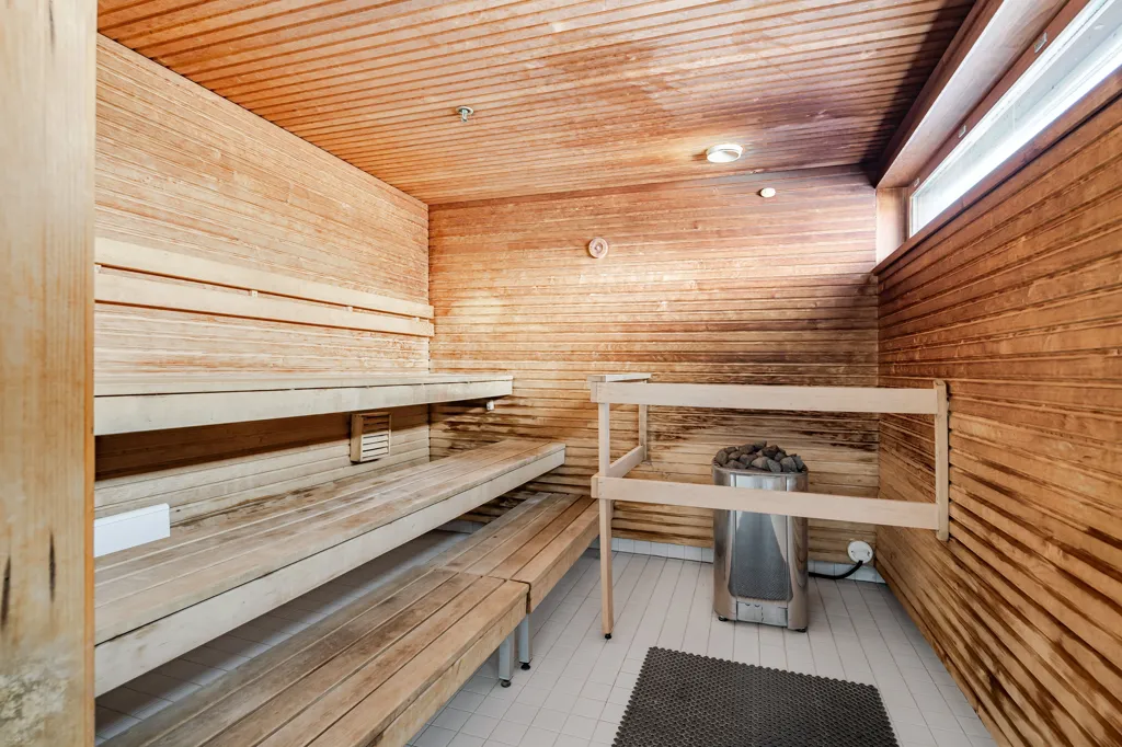 Toad - Senior-Friendly Flat with Sauna in Kalasatama, Helsinki
