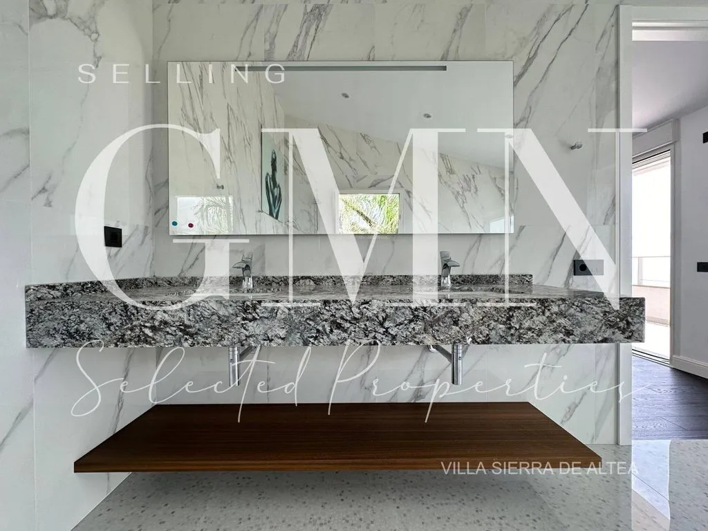 Bathrooms - Luxury Villa with Sea View in Altea