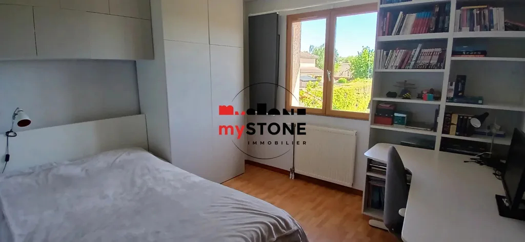 Bedrooms - Villa with Swimming Pool in Trevoux